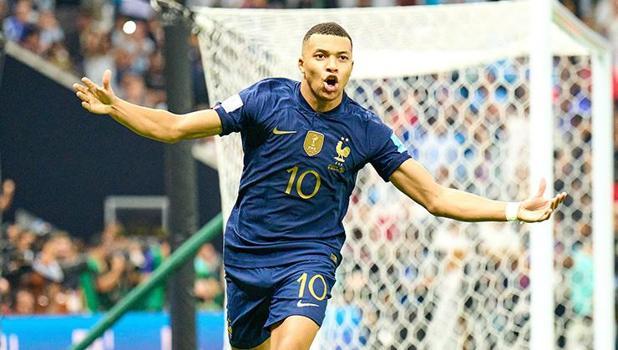 Dünya Kupası tarihinde 54 hat-trick
