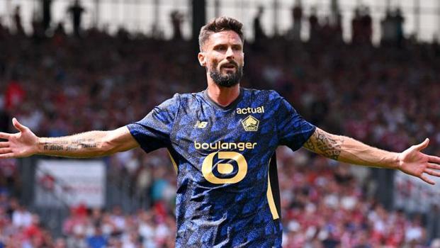 Olivier Giroud has made up his mind and signed!