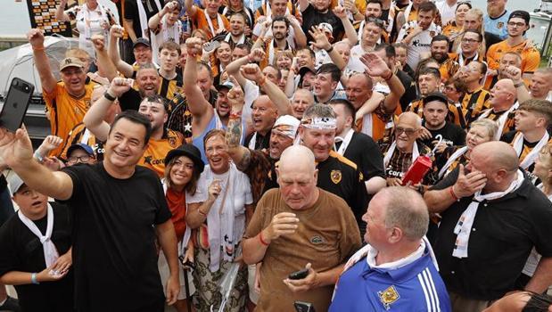 Acun Ilıcalı, Hull City taraftarlarıyla Antalya'da buluştu!