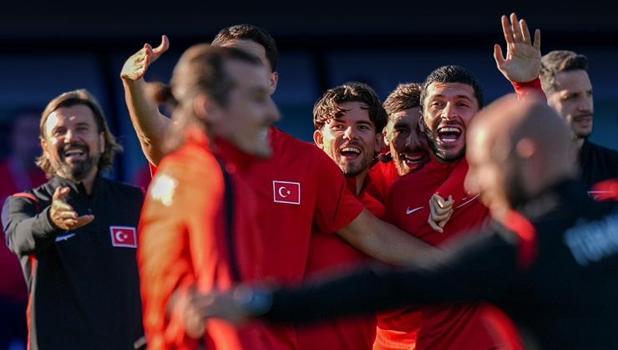Avustralya-Türkiye maçı öncesi müjde! Vancouver'da yüzleri güldüren haber: Antrenmana çıktı