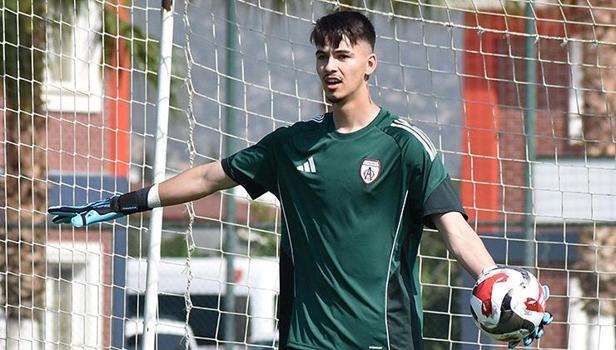 Altınordu kalecisi Arif, Çorum FK yolcusu