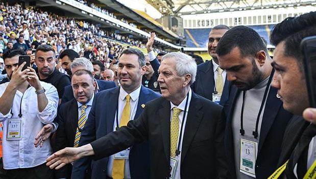 Fenerbahçe'de yönetim kurulu toplantısı bitti! Karar açıklandı