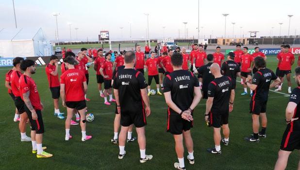 Milliler Paraguay'a bileniyor