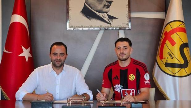 Eskişehirspor'da iki imza