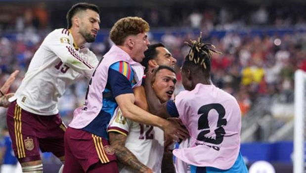 Spain Dominates France with Masterclass Performance to Secure World Cup Final Berth