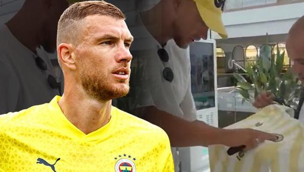 Edin Dzeko, Fenerbahçe'nin yeni formasına hayran kaldı! Uzun uzun baktı, taraftalar yorum yağdırdı