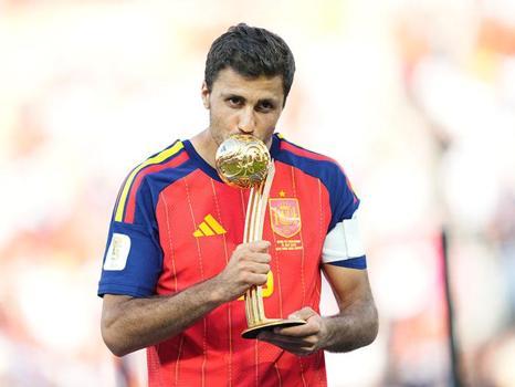Spanish Midfield Maestro Overcomes Severe Injury to Anchor Historic World Cup Triumphe