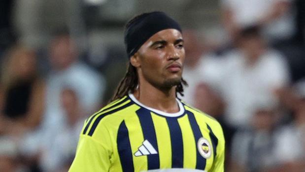 Fenerbahçe'nin iki beki ilk yarıda sarı kart gördü