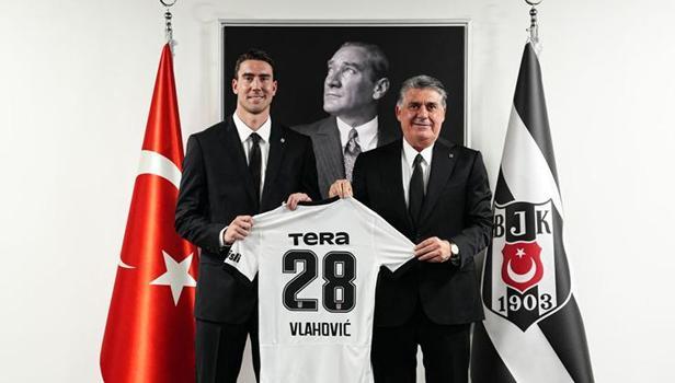 Beşiktaş'ın yeni yıldızı Vlahovic'ten alkışlanacak hareket! Gelir gelmez gönülleri fethetti