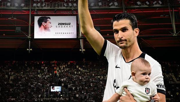 Beşiktaş Says Goodbye to Necip Uysal! Emotional Moments