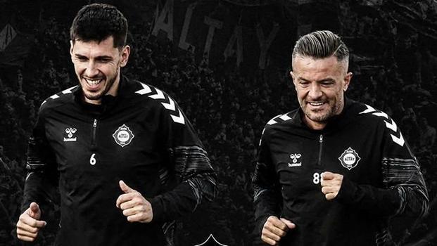 Altay'dan kaptanlara veda; Ceyhun Gülselam ve Özgür Özkaya futbolu bıraktı
