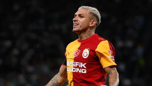 Galatasaray'da Şampiyonlar Ligi'nin ilk golü Torreira'dan! Kariyerinde bir ilk