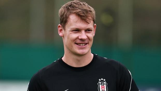 Beşiktaş kalecisi Alexander Nübel yalnız kaldı
