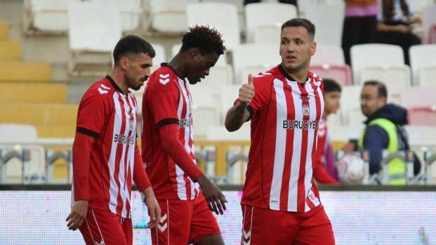 Sivasspor lige farklı galibiyetle döndü... Sivasspor - Pendikspor maç sonucu 4-1