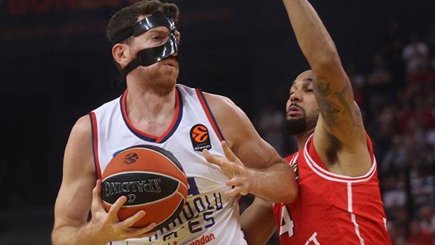 Anadolu Efes Suffers a Heavy Loss in Athens! (SUMMARY) Olympiacos vs. Anadolu Efes: Final Score 89-66