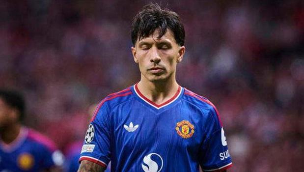 Lisandro Martinez Defends Manchester United Leadership Criticism Following Atletico Loss