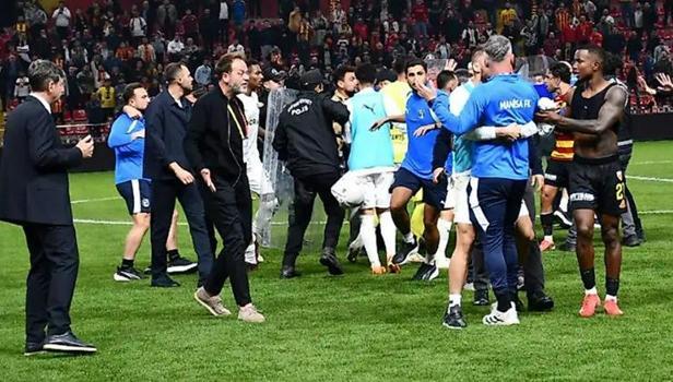 Kayserispor'a PFDK'den para ve hak mahrumiyeti cezası!
