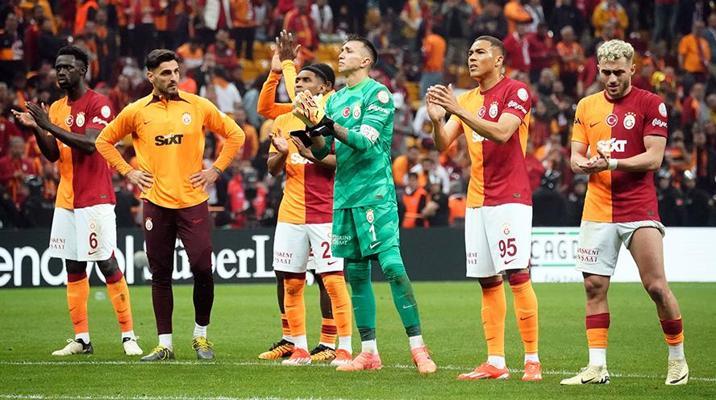 Galatasaray'ın yıldızlarından birlik mesajı! Okan Buruk, oyuncularıyla konuşacak....
