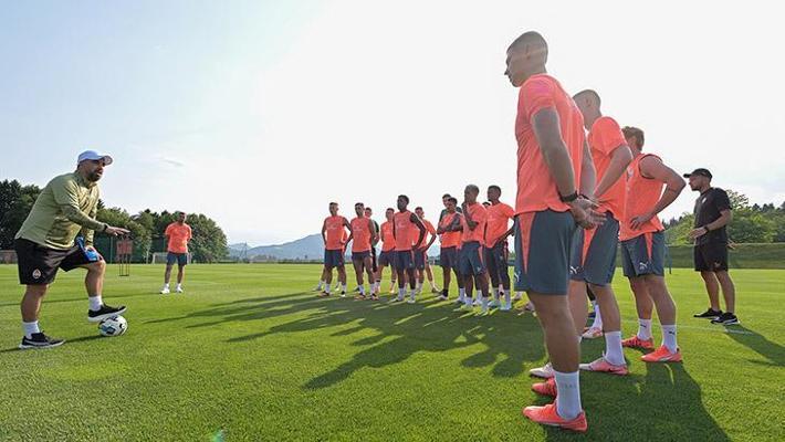 Arda Turan, Shakhtar Donetsk ile ilk antrenmanına çıktı