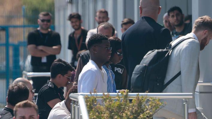 Fenerbahçe'nin yeni transferi Jhon Duran, İstanbul'a geldi