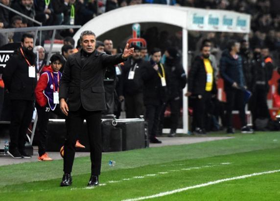 Ersun Yanal pes etmiyor