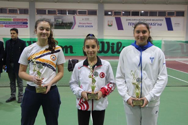 Şanlıurfa'daki tenis şampiyonasında kupalar sahiplerini buldu