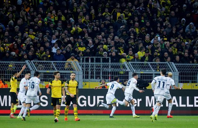 Borussia Dortmund 3-0'ı koruyamadı