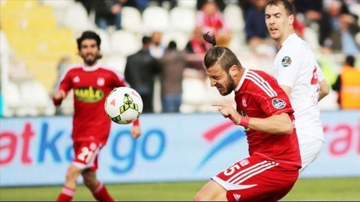 Batuhan Karadeniz Sivasspor'da kendine geldi