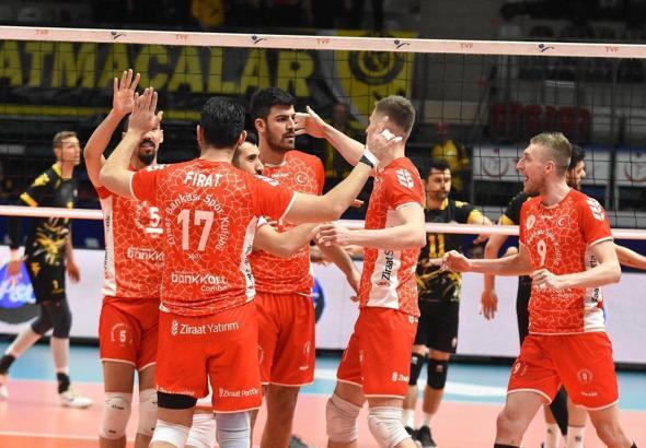 Efeler Ligi | Ziraat Bankası: 3 - Arhavi Belediyespor: 0
