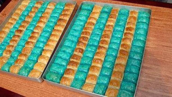 Sarı-Lacivert baklava