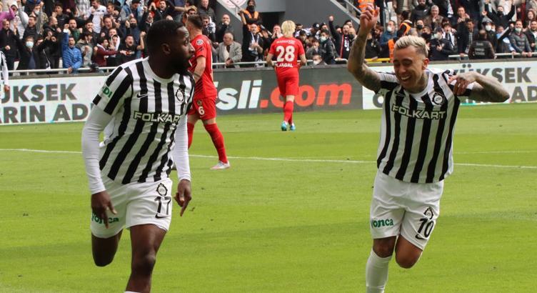 Altay, Süper Lig'de kalabilmek için kenetlendi