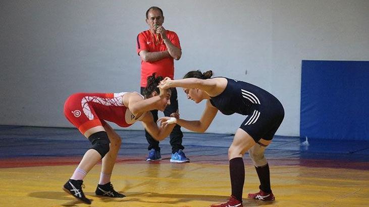 Genç Kadınlar Güreş Milli Takımı hazırlıklara başladı