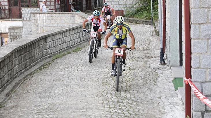Şampiyonaya, 29 ilden yaklaşık 220 sporcu katılıyor