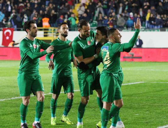 Akhisarspor ligde başka, kupada başka