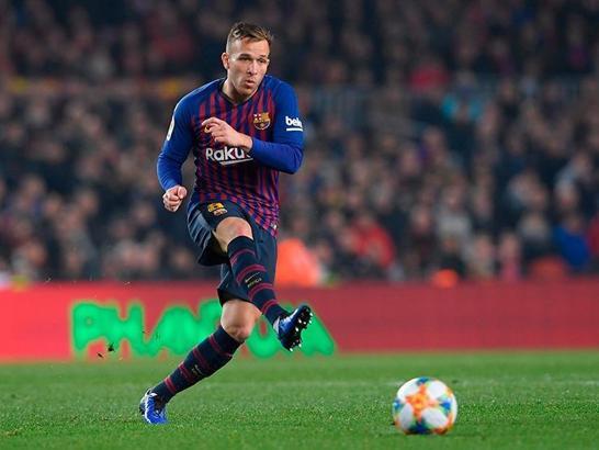 Barcelona'da Arthur 4 hafta yok!