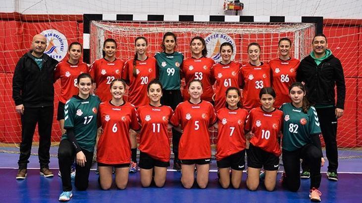 Muratpaşa'nın genç hentbolcuları namağlup
