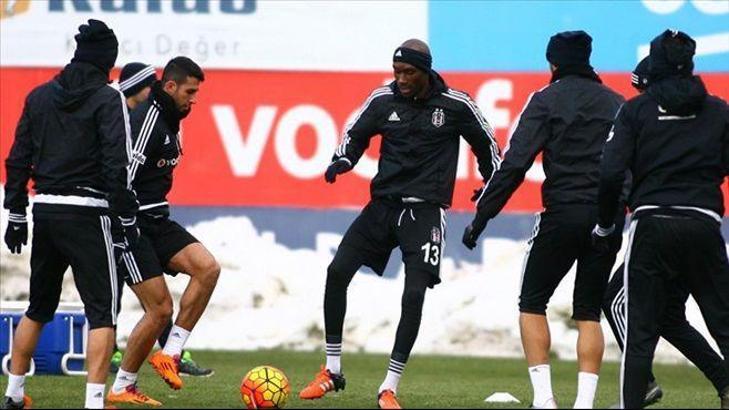 Beşiktaş'ta korkutan sakatlık!