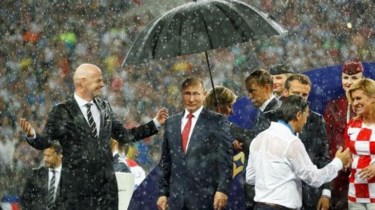 Putin'den şemsiye tepkisi