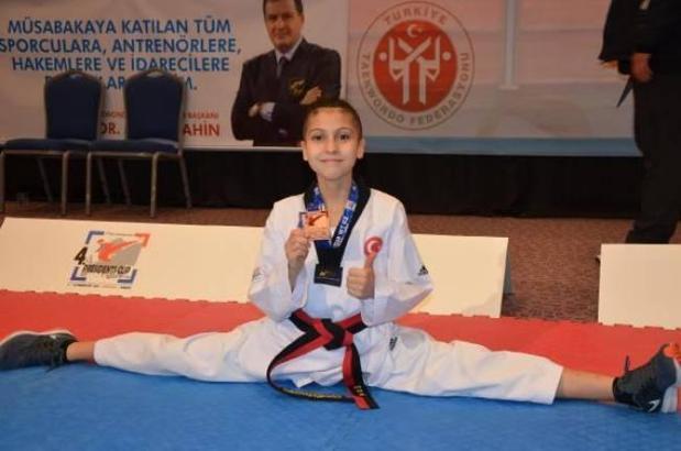 Nehir Gümüş tekvandoda üçüncü oldu