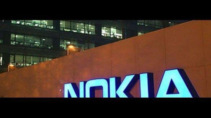Nokia, satmaya doyamadı!