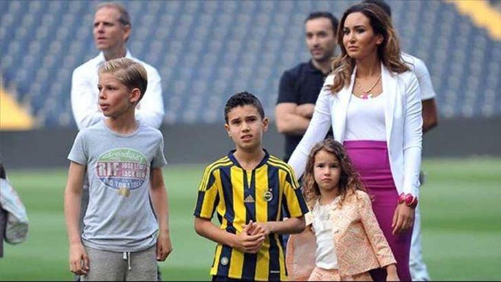 Van Persie'nin eşinden tepki!