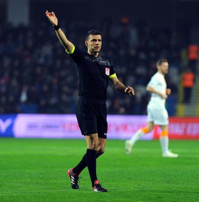 Ümit Öztürk ilk kez Galatasaray-Trabzonspor maçında düdük çalacak