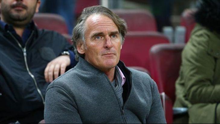 Yeni hoca tribünde!