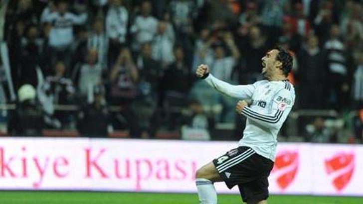 Hugo Almeida kalıyor