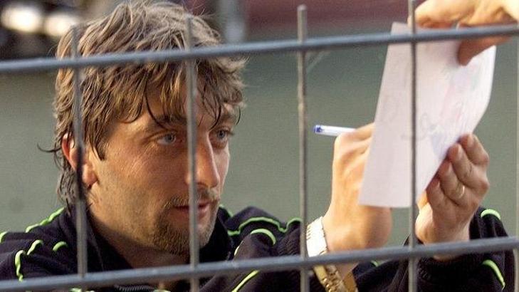 KALP KRİZİ! Eski futbolcu hayatını kaybetti...