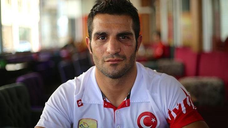 Milli boksör Onur Şipal'in buruk sevinci