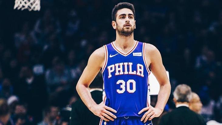 Furkan Korkmaz'dan Toronto potasına 11 sayı