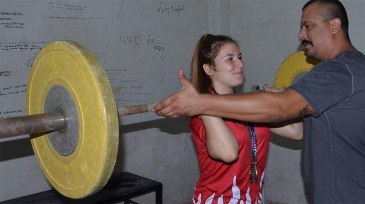 Dünya Gençler Halter Şampiyonası'nda Emine Ayyıldız başarılı olamadı
