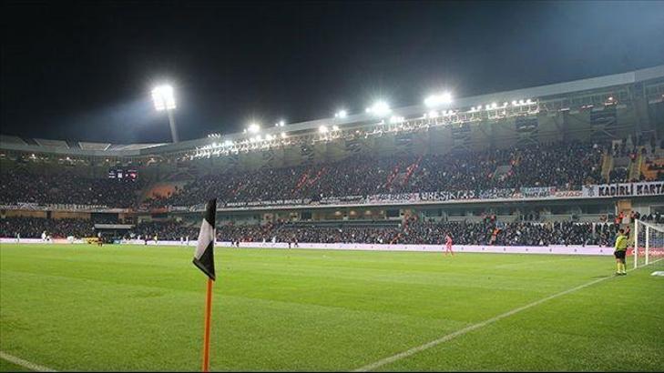 Beşiktaş tribünleri tıklım tıklım doldu!
