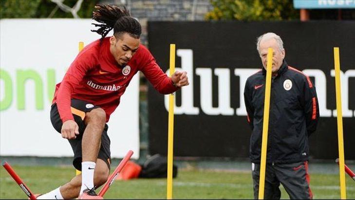 Denayer ve Podolski yedeklerde